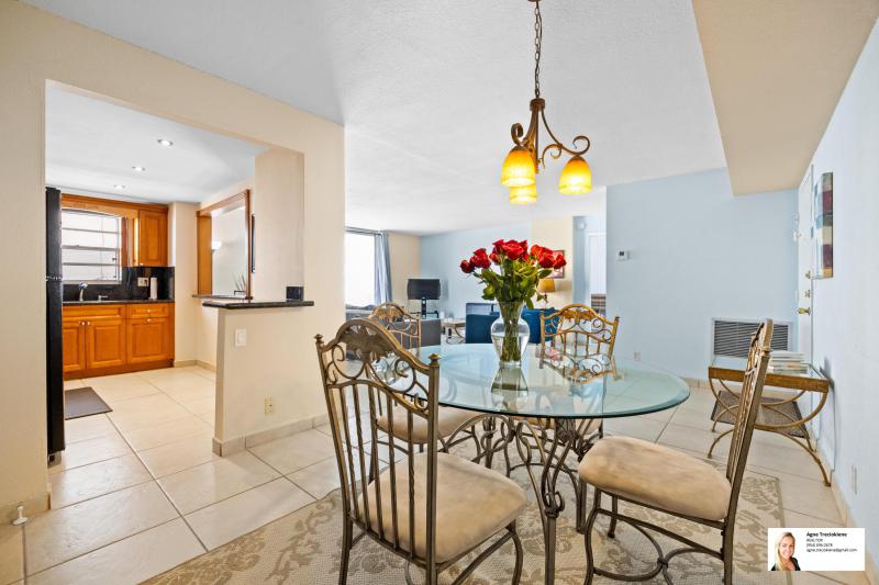 Condo & Townhome Photos