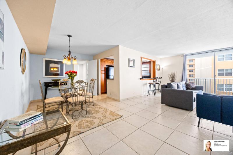  Condo & Townhome Photos
