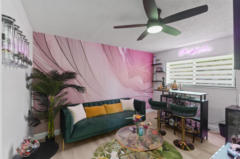  Condo & Townhome Photos