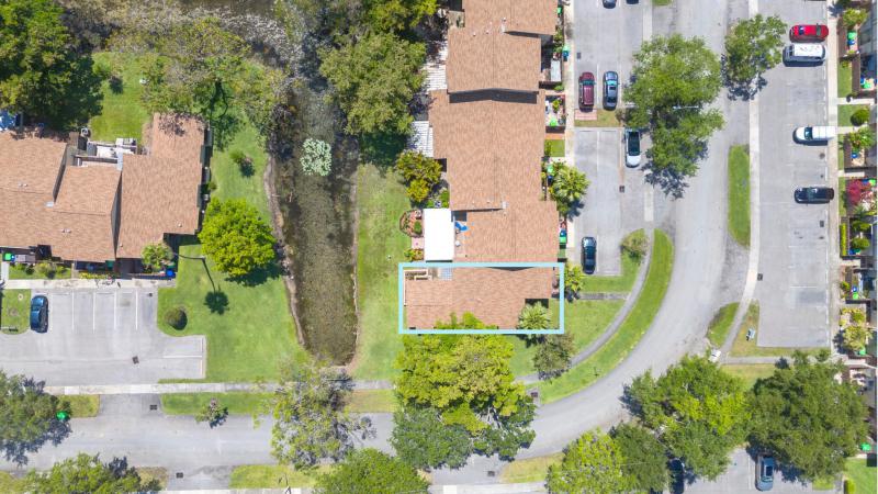  Condo & Townhome Photos