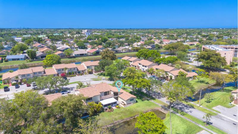  Condo & Townhome Photos