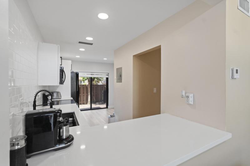  Condo & Townhome Photos