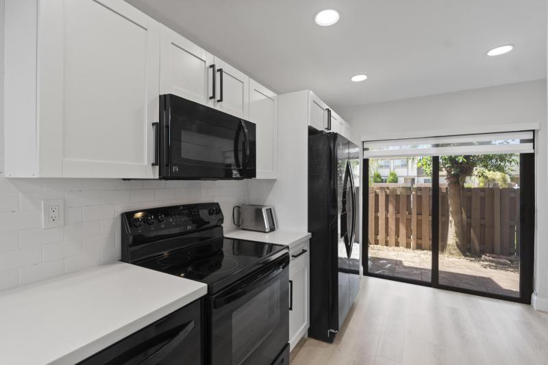  Condo & Townhome Photos