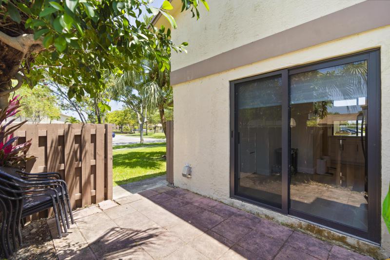  Condo & Townhome Photos
