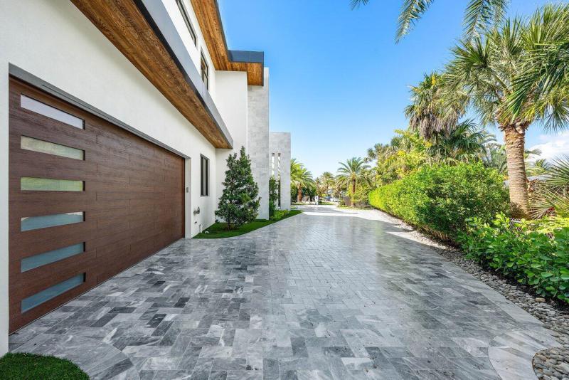  Single Family Homes Photo 8:  Lighthouse Point,  FL 33064