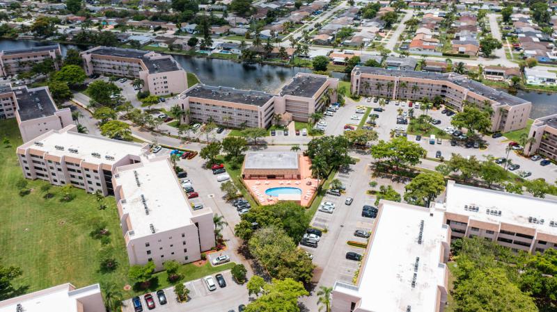  Condo & Townhome Photos
