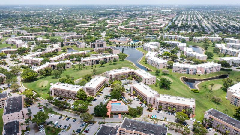  Condo & Townhome Photos