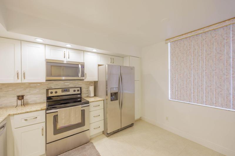  Condo & Townhome Photos