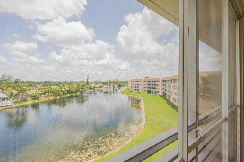  Condo & Townhome Photos