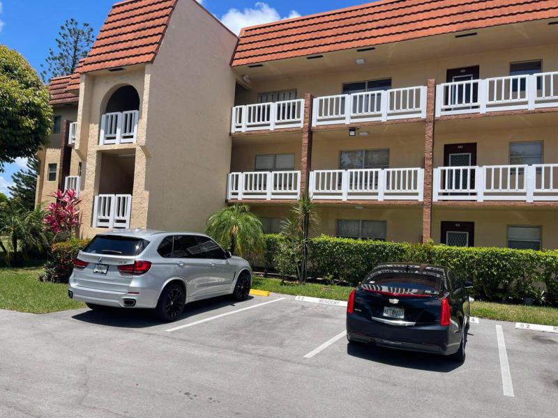  Condo & Townhome Photos