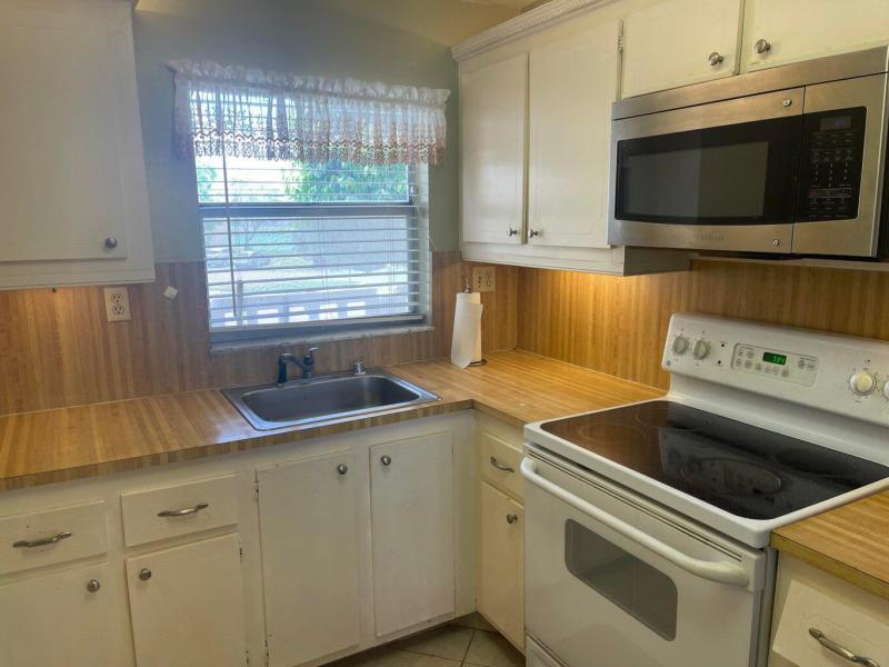 Condo & Townhome Photos