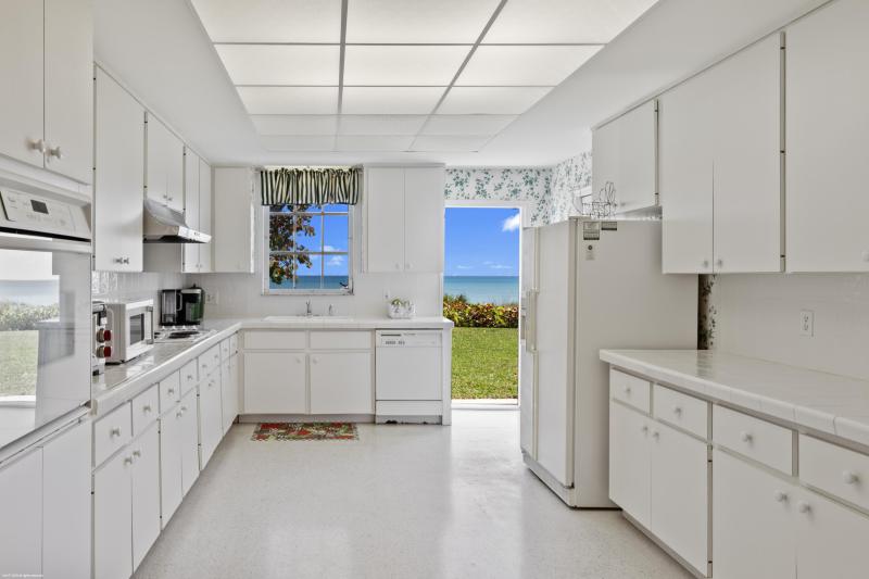  Single Family Homes Photo 11:  Jupiter Island,  FL 33455