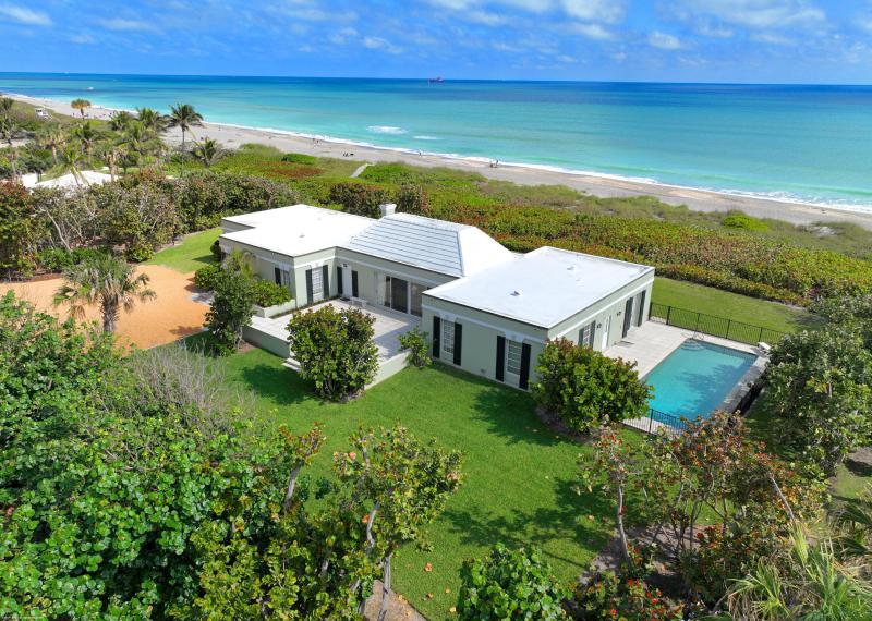  Single Family Homes Photo 2:  Jupiter Island,  FL 33455