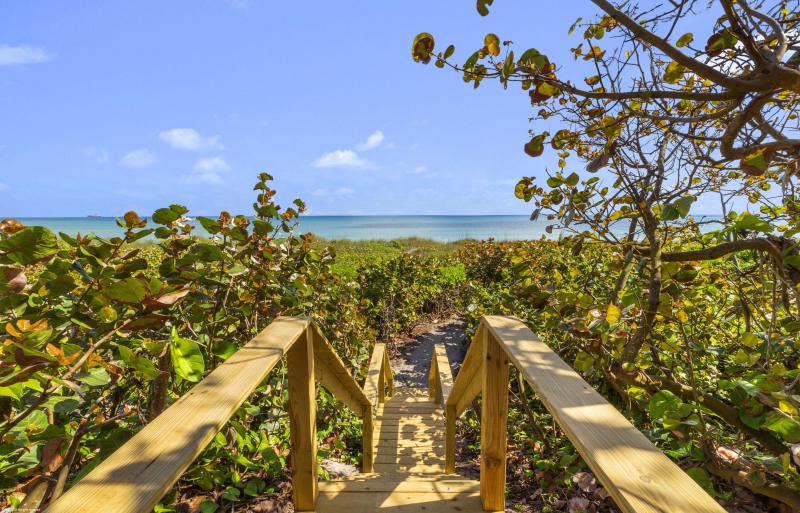  Single Family Homes Photo 23:  Jupiter Island,  FL 33455