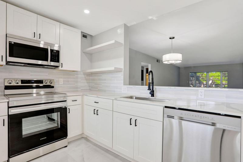  Condo & Townhome Photos