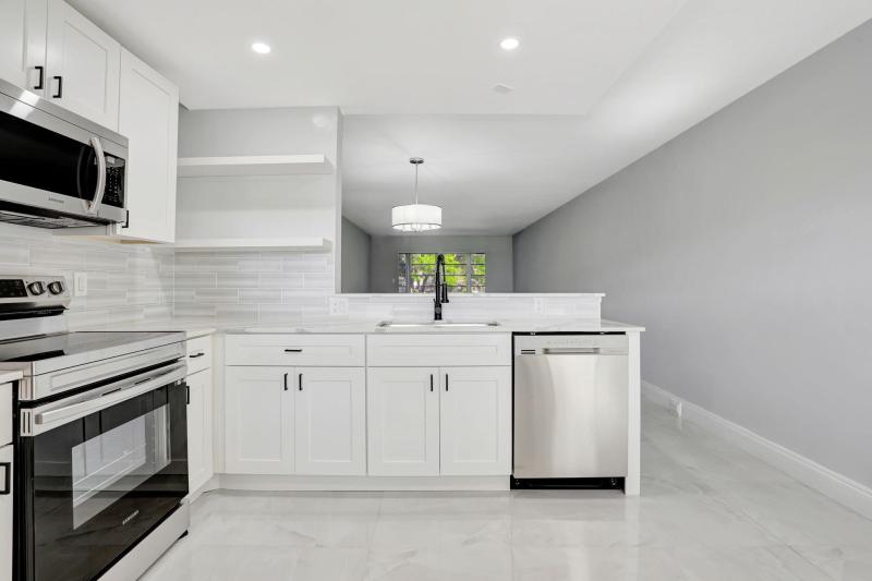  Condo & Townhome Photos