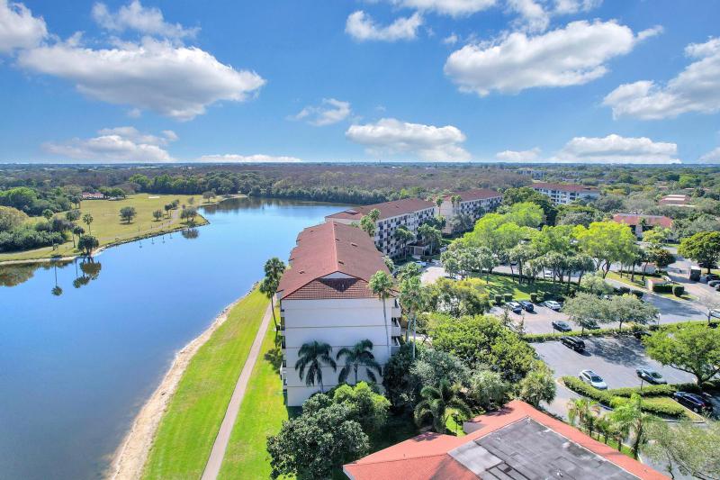  Condo & Townhome Photos