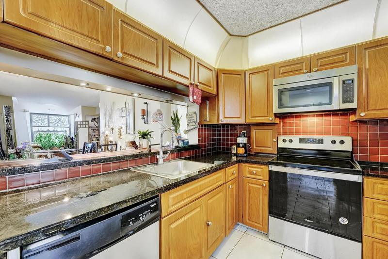  Condo & Townhome Photos