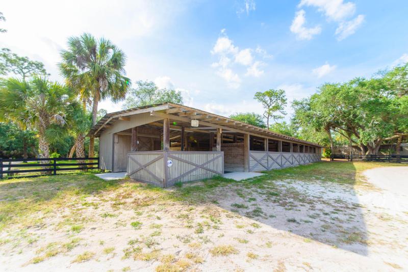  Commercial & Industrial Land Images 