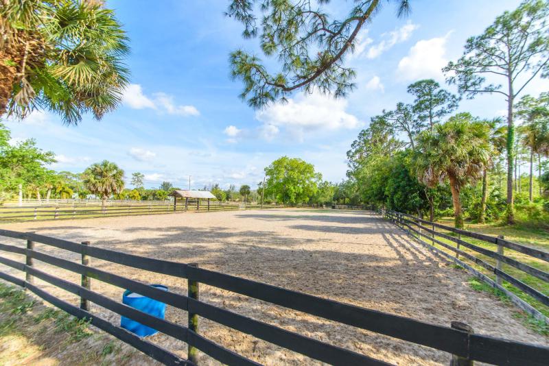  Commercial & Industrial Land Images 