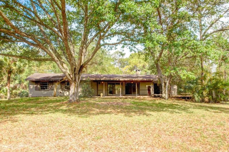  Commercial & Industrial Land Images 