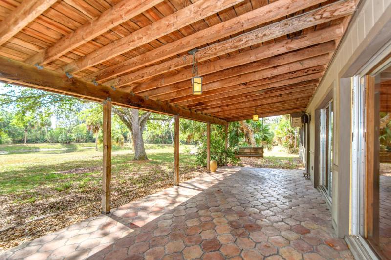  Commercial & Industrial Land Images 