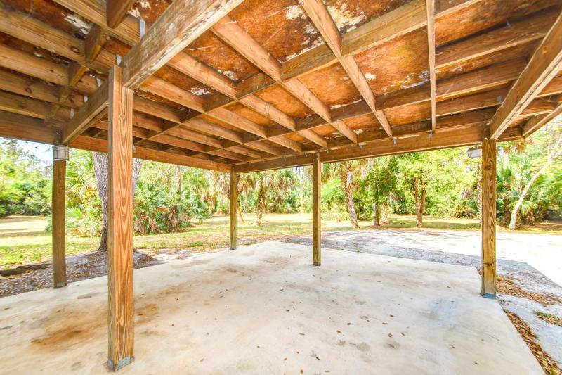  Commercial & Industrial Land Images 