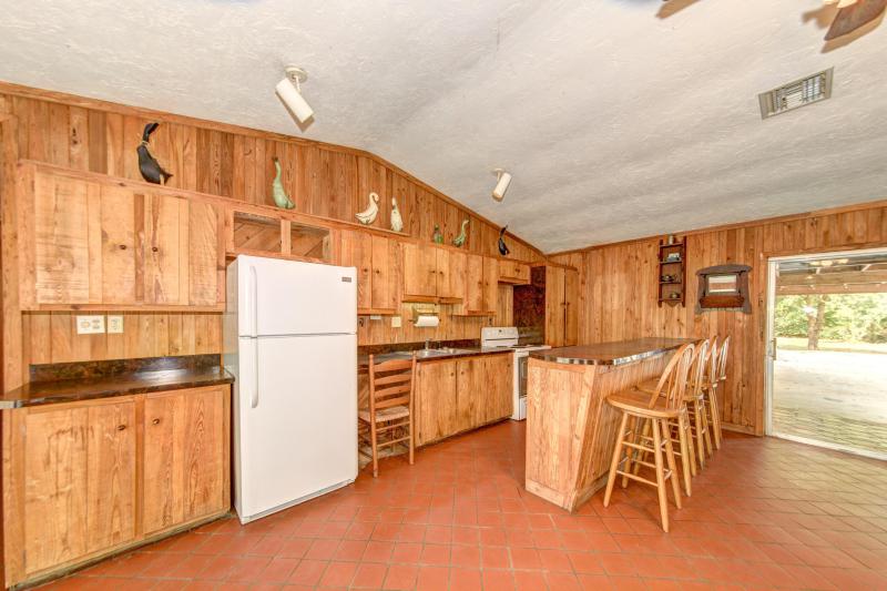  Commercial & Industrial Land Images 