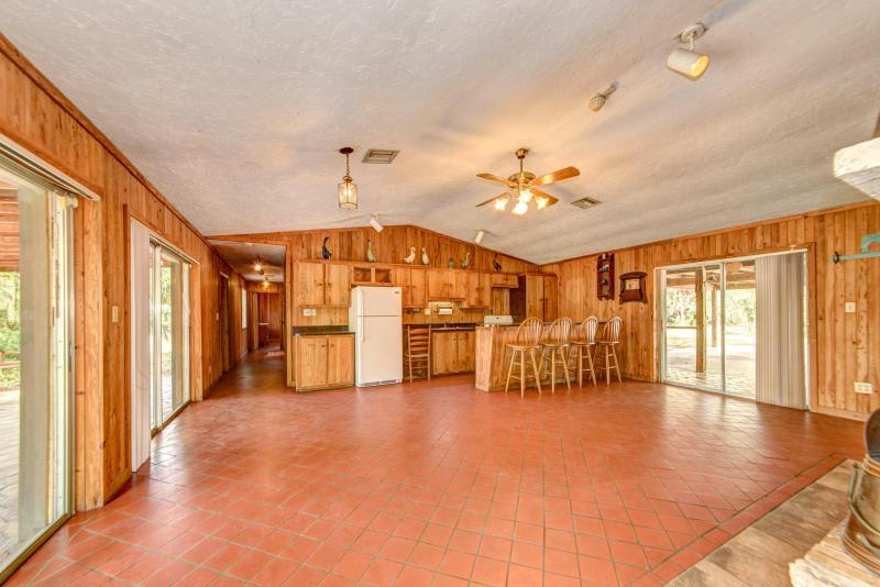  Commercial & Industrial Land Images 