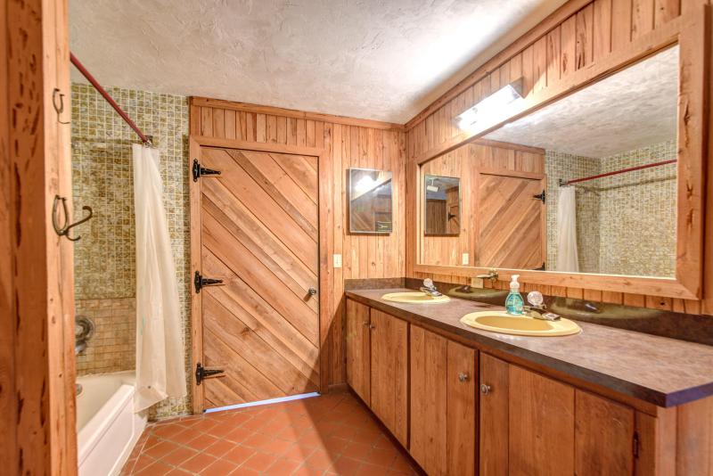  Commercial & Industrial Land Images 