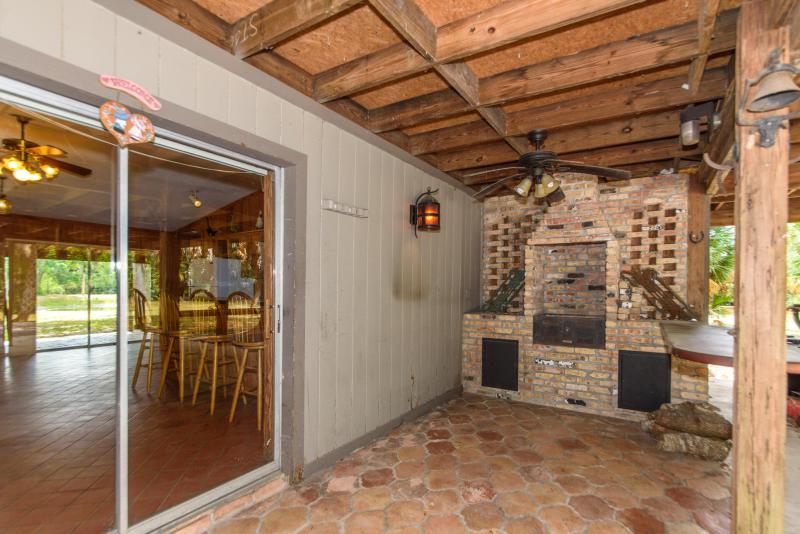  Commercial & Industrial Land Images 