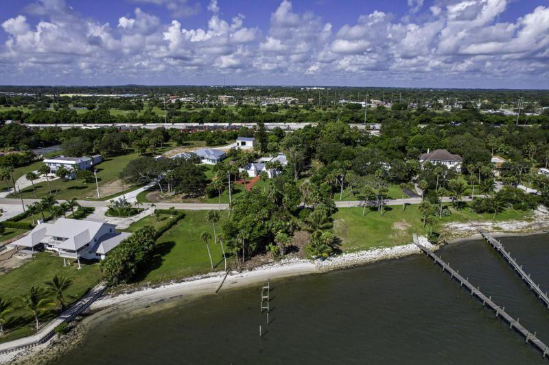  Commercial & Industrial Land Images 