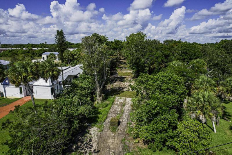  Commercial & Industrial Land Images 