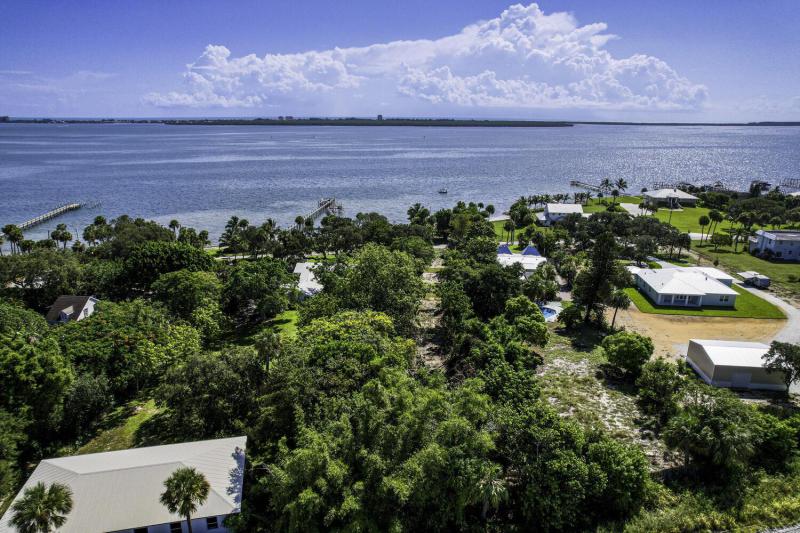  Commercial & Industrial Land Images 