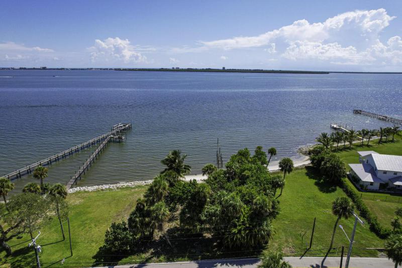  Commercial & Industrial Land Images 