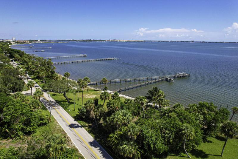  Commercial & Industrial Land Images 