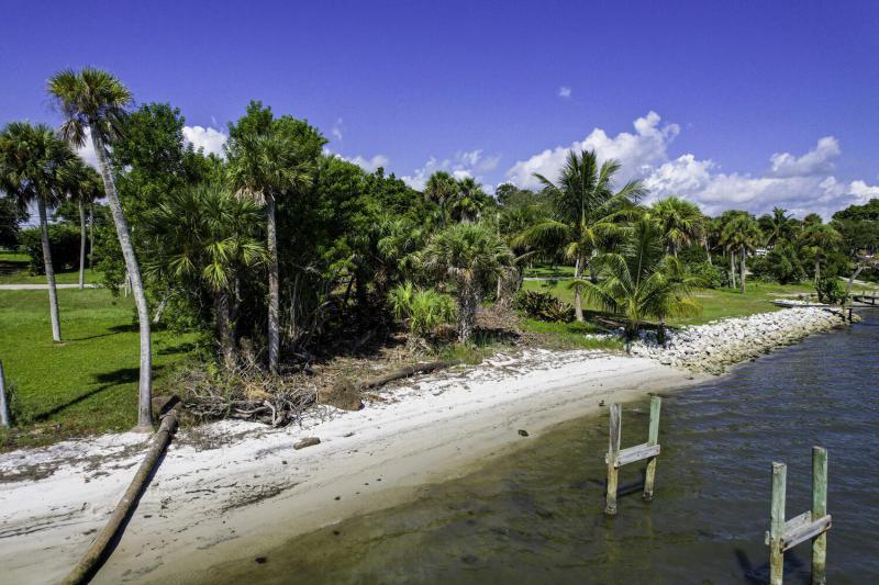  Commercial & Industrial Land Images 