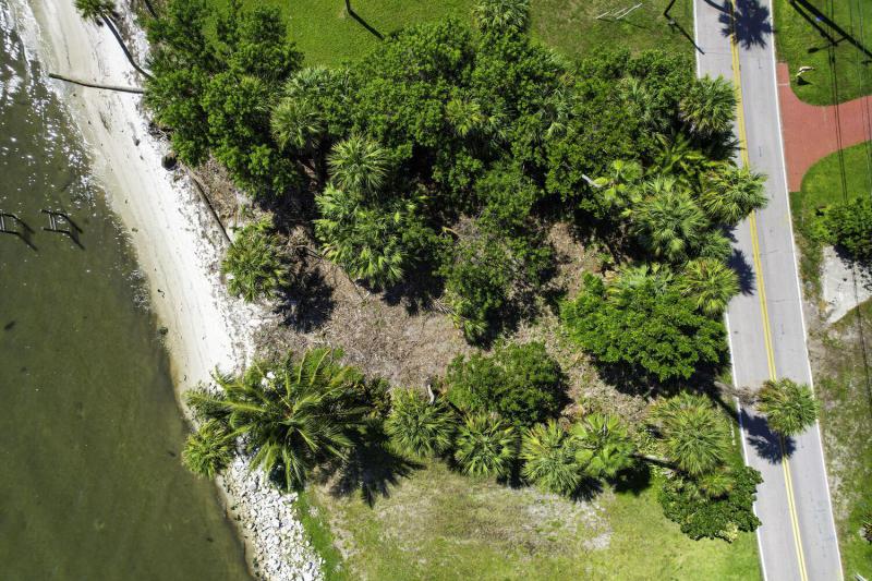  Commercial & Industrial Land Images 