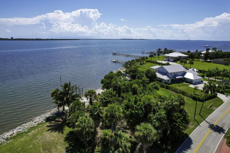  Commercial & Industrial Land Images 