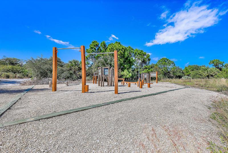  Commercial & Industrial Land Images 