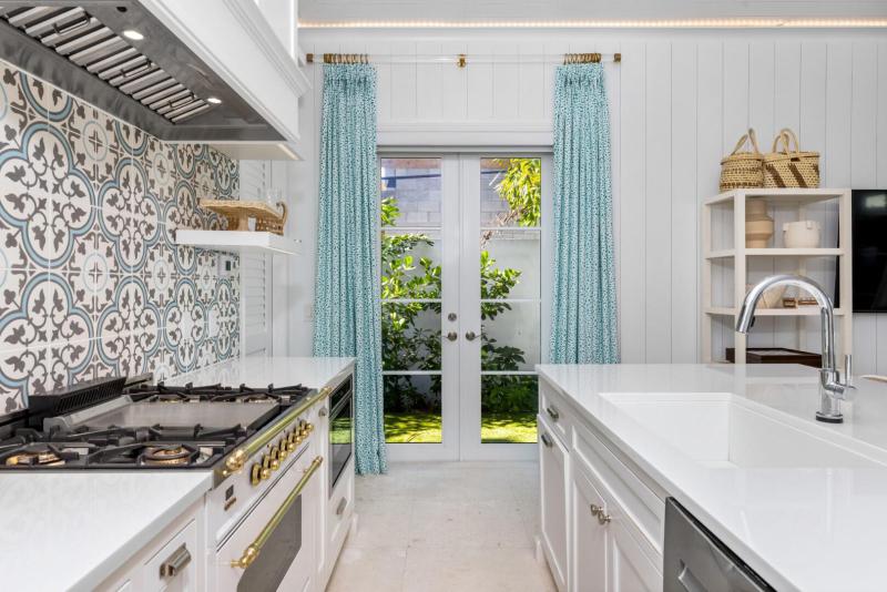  Single Family Homes Photo 29:  Palm Beach,  FL 33480