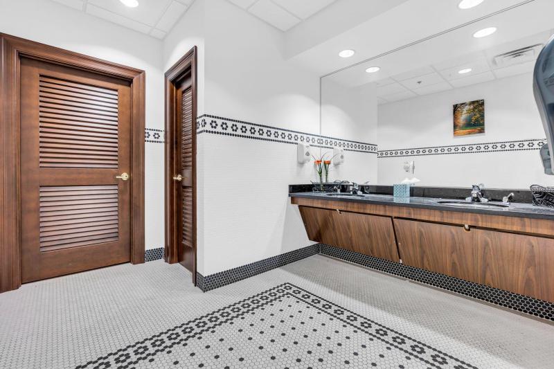  Commercial & Industrial Images