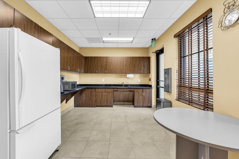  Commercial & Industrial Images