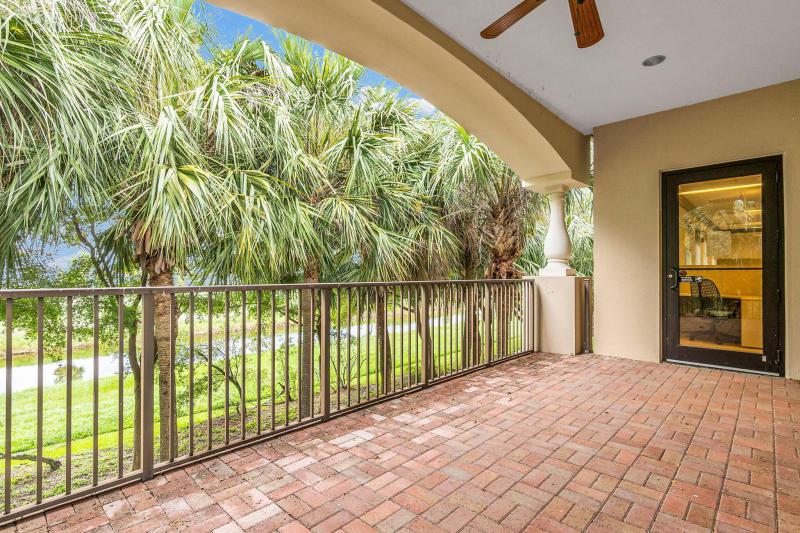  Commercial & Industrial Images