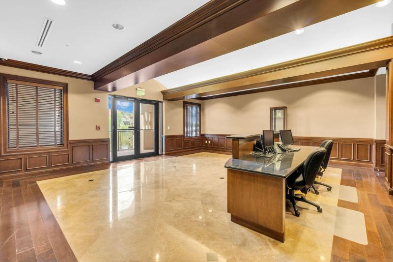  Commercial & Industrial Images