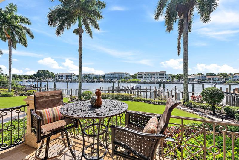  Single Family Homes Photo 17:  Palm Beach Gardens,  FL 33410