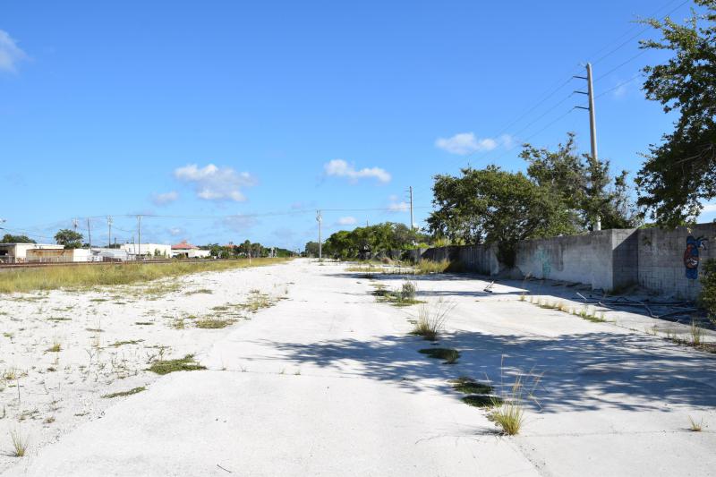  Commercial & Industrial Land Images 