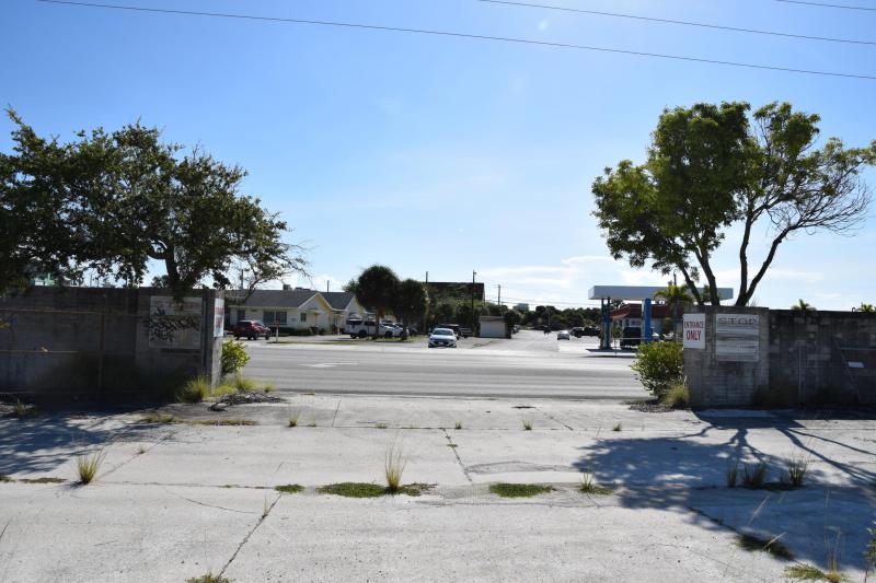  Commercial & Industrial Land Images 