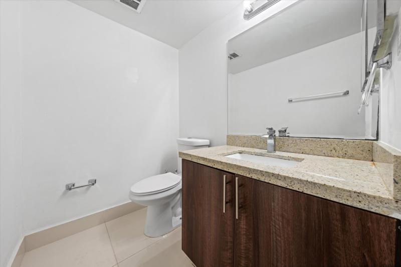 Condo & Townhome Photos