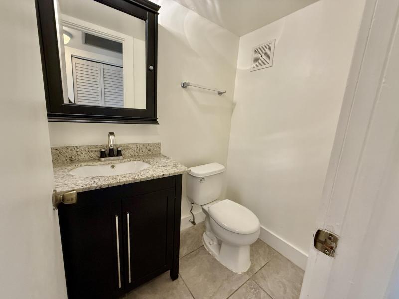  Condo & Townhome Photos